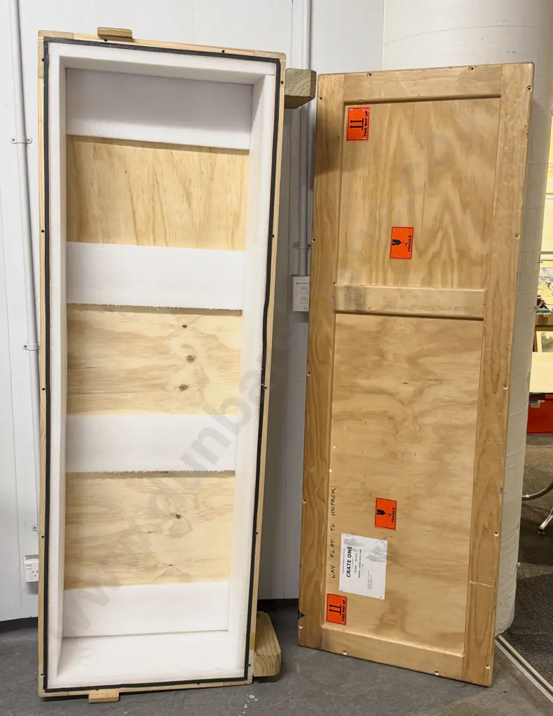 Large Shipping Crate Image 1++