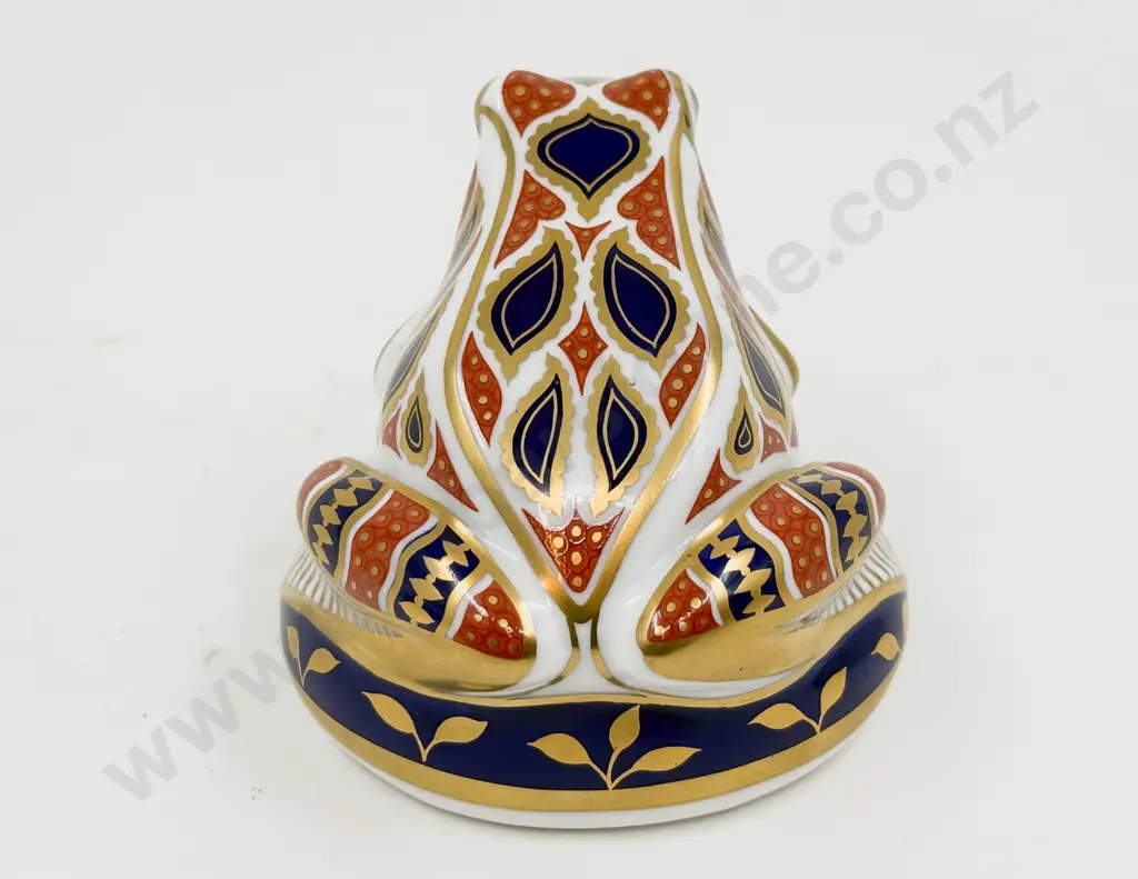 Royal Crown Derby Model of a Frog in Imari Pattern Image 1++