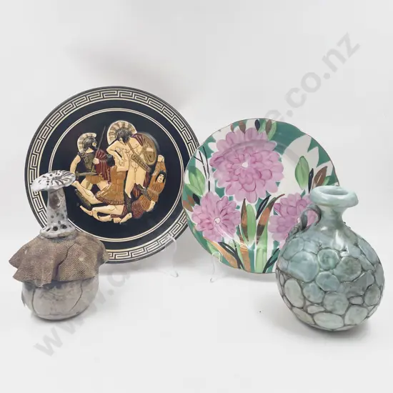 Small Quantity of Assorted China & Pottery