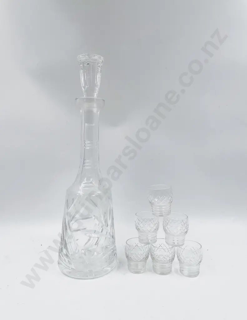 Crystal Bell-Shaped Decanter & Six Assorted Liqueur Glasses Image 1++