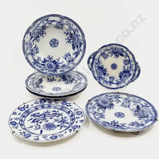 Quantity of Assorted Victorian Blue & White China
