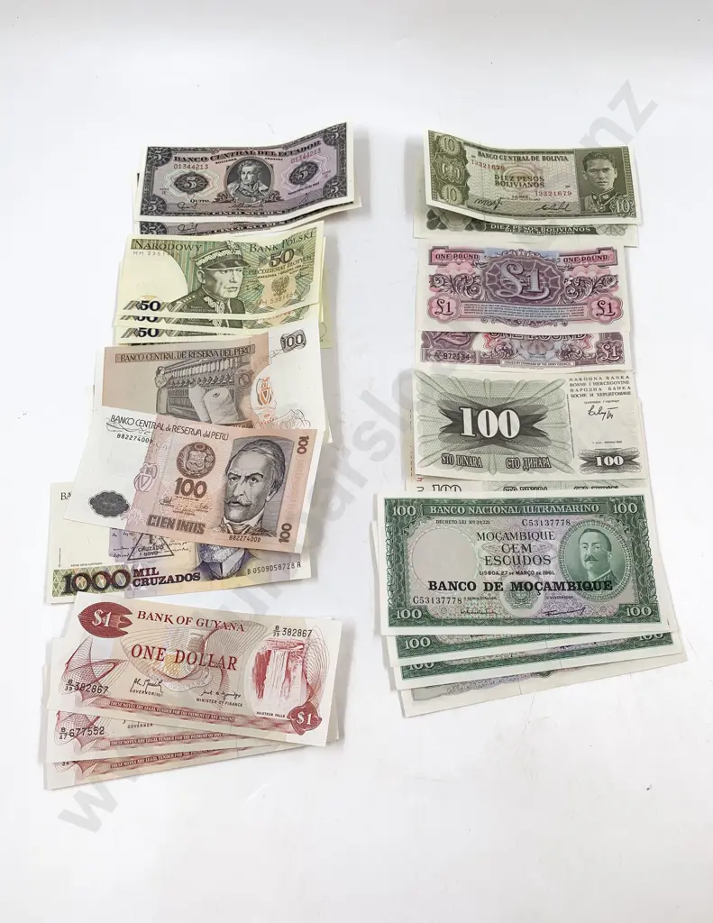 Ecuador Bolivia Bosna Brazil Zaire Guyana and other world bank notes Image 1++