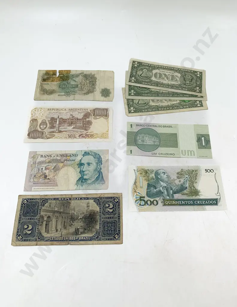Small Qty Vintage World Bank Notes (9) Image 1++