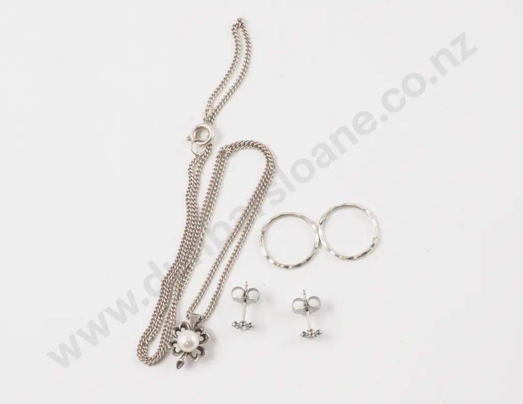 S/S Single Cultured Pearl Pendant and Two Pair Earrings Image 1++