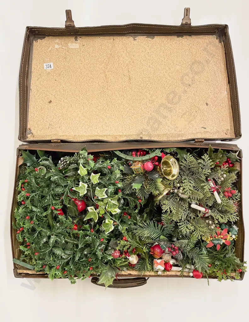 Quantity of Assorted Christmas Decorations Image 1++