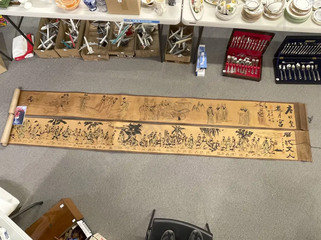Two Vintage Japanese Scrolls Image 1++