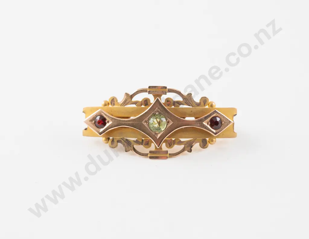 Victorian 15ct Three Stone Peridot and Garnet Bar Brooch Image 1++