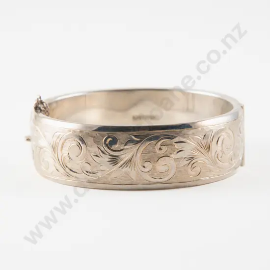 S/S Half Engraved Hinged Snap Bangle