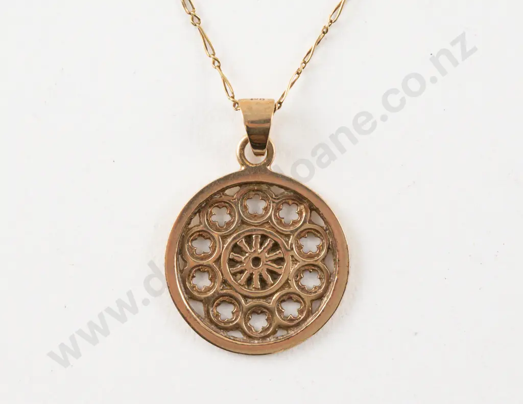 9ct Circular Floral Pendant on 18ct Fancy Link Neck Chain Image 1++