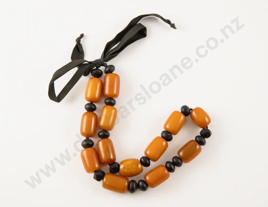 Single Strand Amber Bead Necklace Image 1++