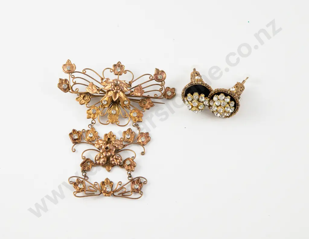 Javanese Vintage Gold Plated and Gem Stone Brooch and Pair Earrings Image 1++