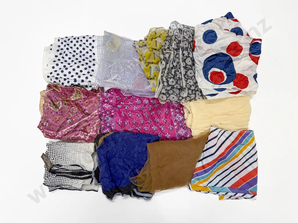 Twelve Various Mid C20th Head and Neck Scarfs Image 1++