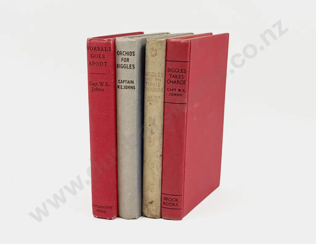 Four Captain W E Johns Biggles Volumes Image 1++