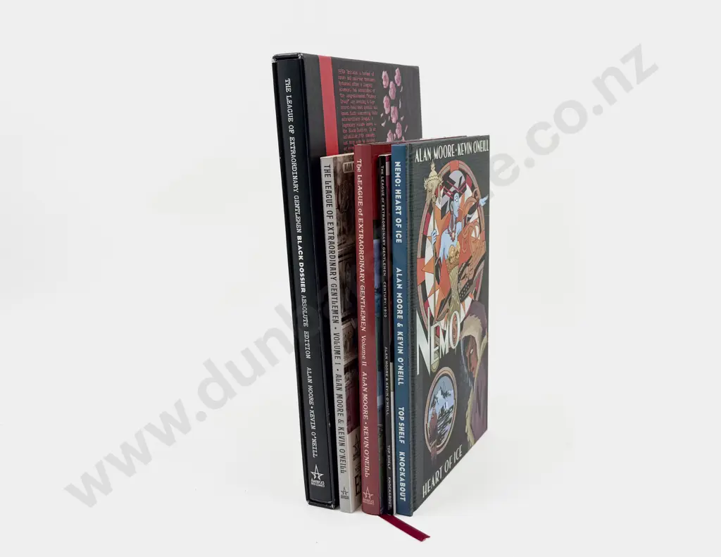 Four Graphic Novels - The League of Extraordinary Gentlemen Image 1++