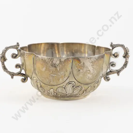 Vict S/S Lobed Two Handled Bowl