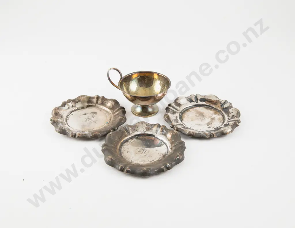 Small Swedish S/S Cup & 3 pin Dishes Image 1++