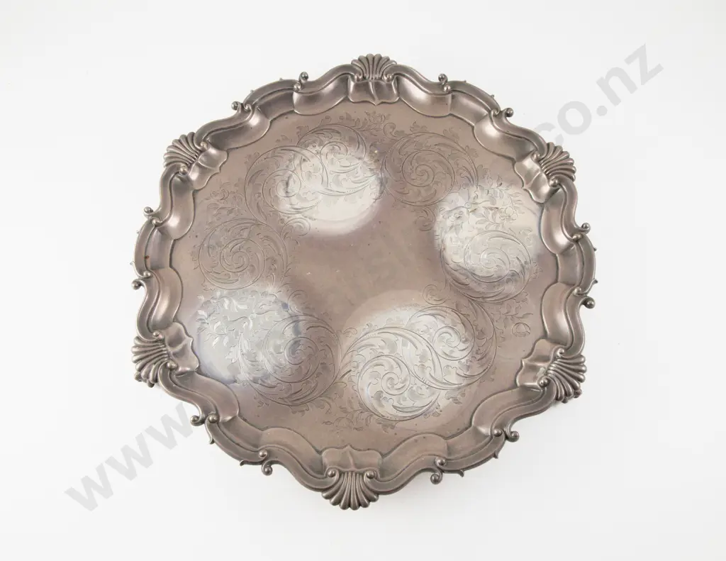 A Fine Quality Large Vict S/S Salver Image 1++
