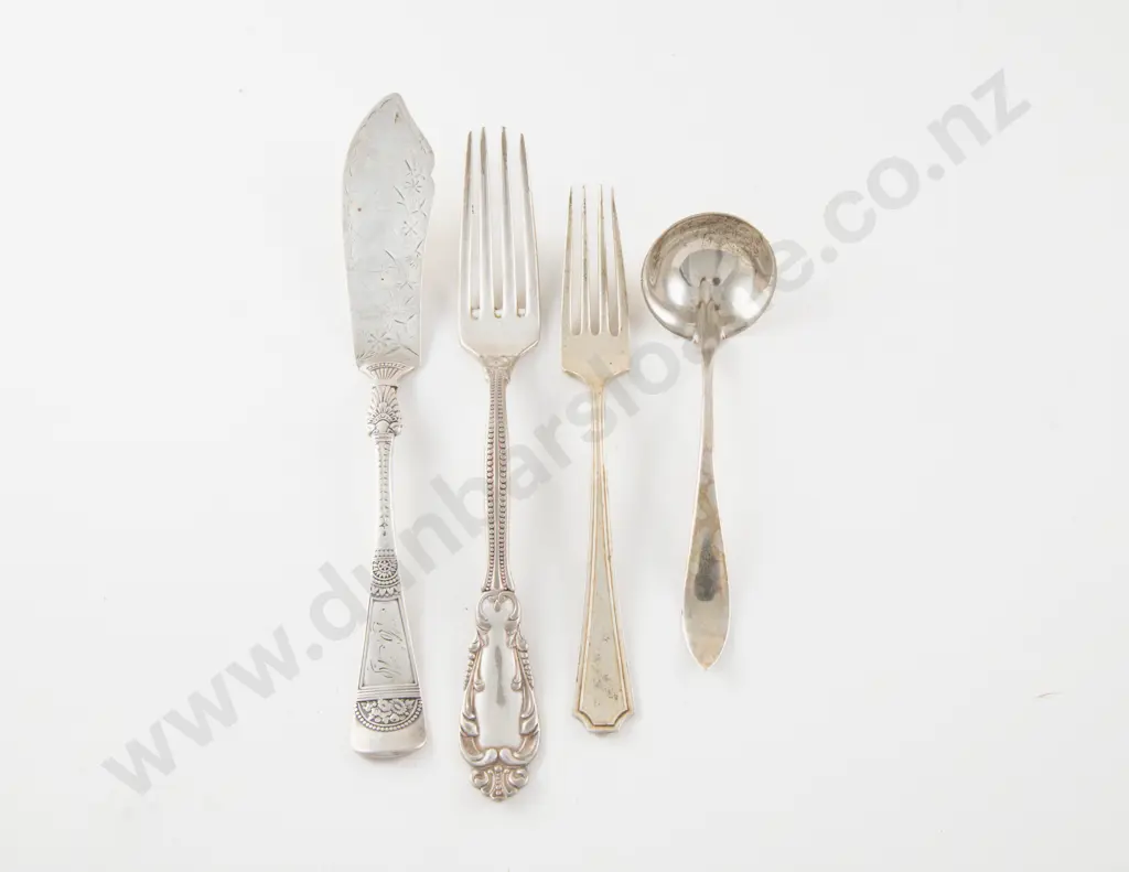 American S/S Butter Knife Sauce Ladle & 2 Dessert Forks Image 1++