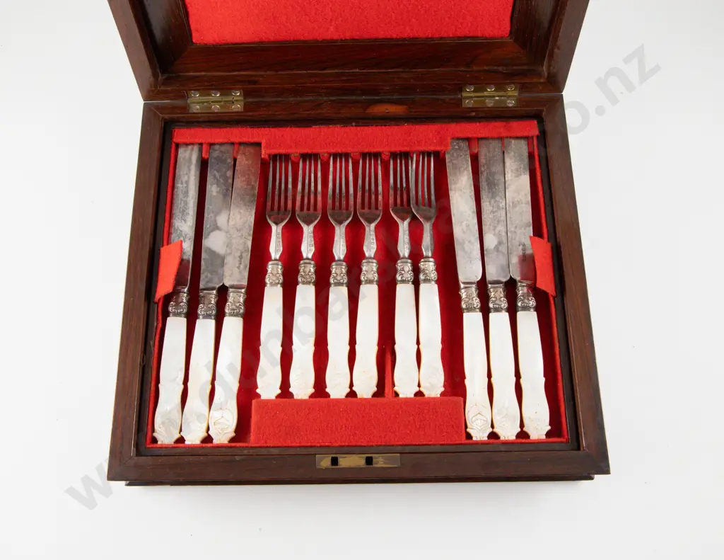 Late Vict Rosewood Cased Set Of 12 S/P Mop Handled Dessert Knives & Forks Image 1++