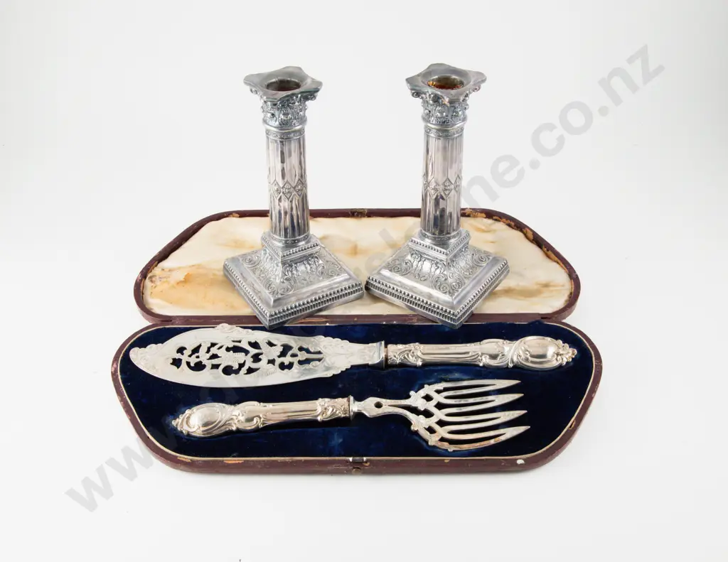 Cased Pair Of Late Vict S/S Handled Fish Servers Image 1++