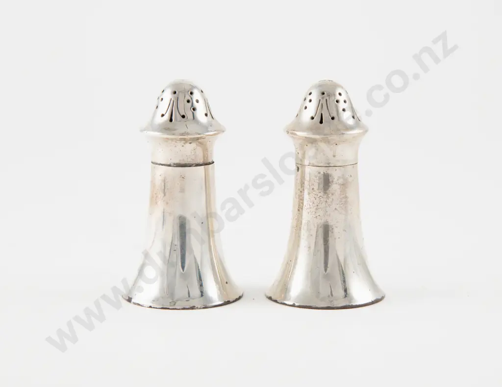 Pair Geo V S/S Lighthouse Shape Pepperettes Image 1++