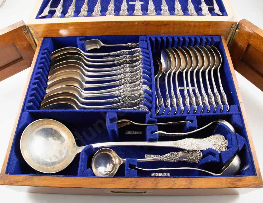 Fine Quality Edw VII S/S 74 Piece Oak Cased Canteen Of Cutlery Image 1++