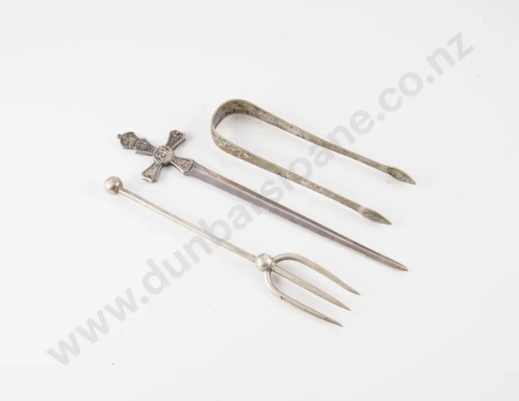 Pair Of Georgian S/S Sugar Tongs Image 1++