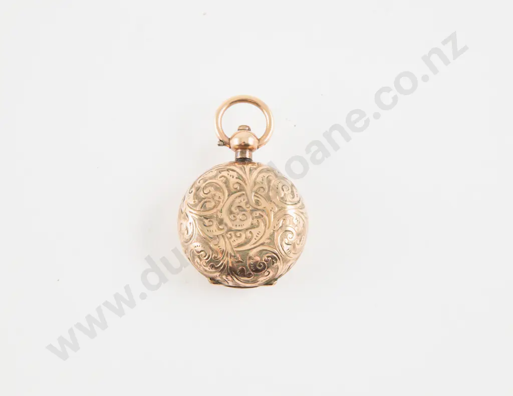 Gold Plated Engraved Circular Sovereign Case Image 1++