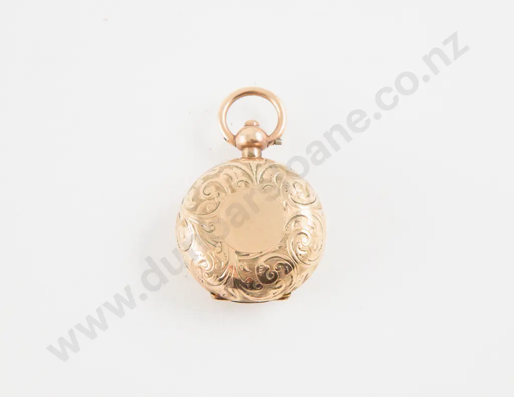 Gold Plated Engraved Circular Sovereign Case Image 1++