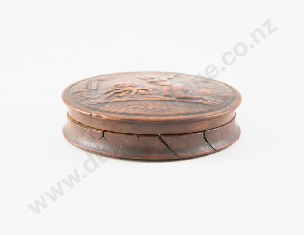 C19th Burl Wood Circular Snuff Box Image 1++
