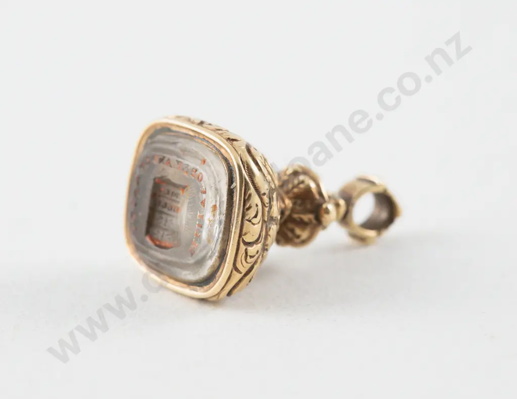 9ct Seal Fob with Intaglio Armorial Quartz Panel Image 1++