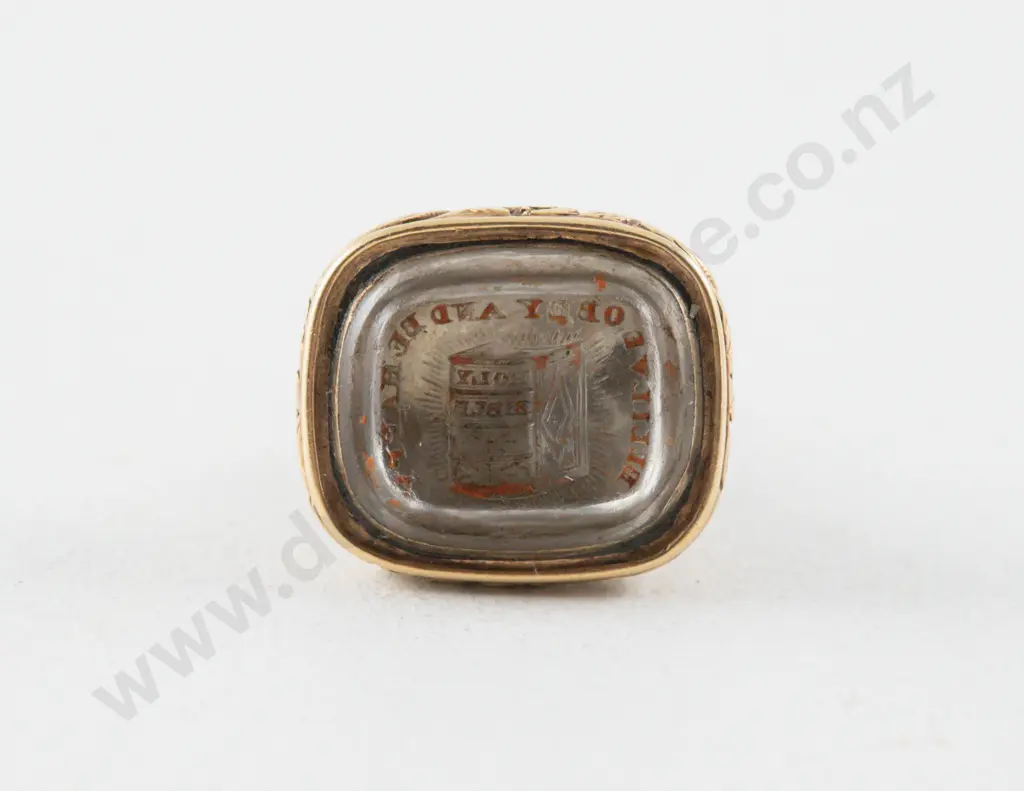 9ct Seal Fob with Intaglio Armorial Quartz Panel Image 1++