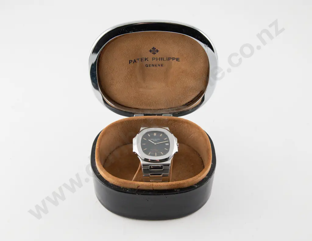 Circa Late C1970's Patek Philippe Reference (3700) Jumbo Nautilus Automatic Wrist Watch Image 1++