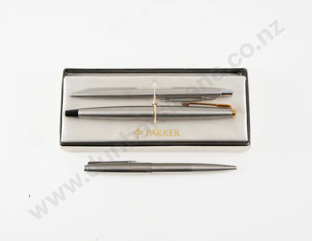 Boxed Parker 45 Fountain Pen in Stainless Steel Case with Two Ballpoint Pens Image 1++