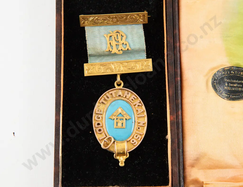 9ct Lodge Tutanekai No156 Medal Image 1++