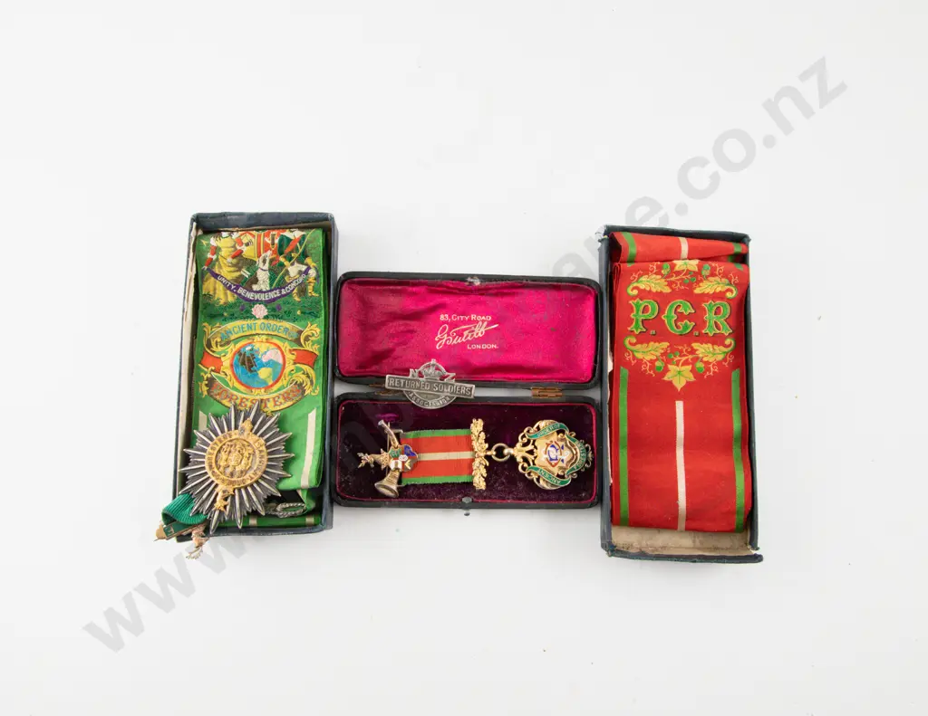 Silver Gilt Ancient Order of Foresters Medal Image 1++