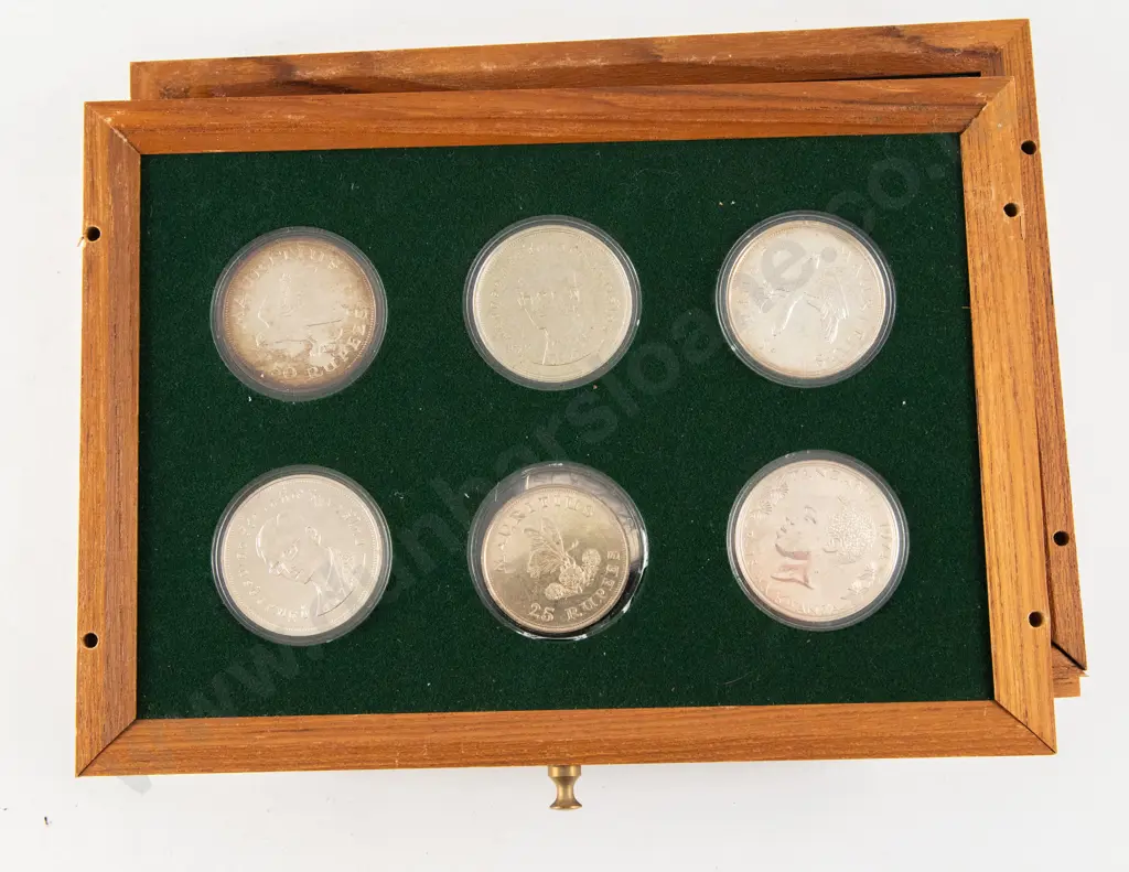 1974-75 The Conservation Silver Uncirculated Coin Collection Image 1++