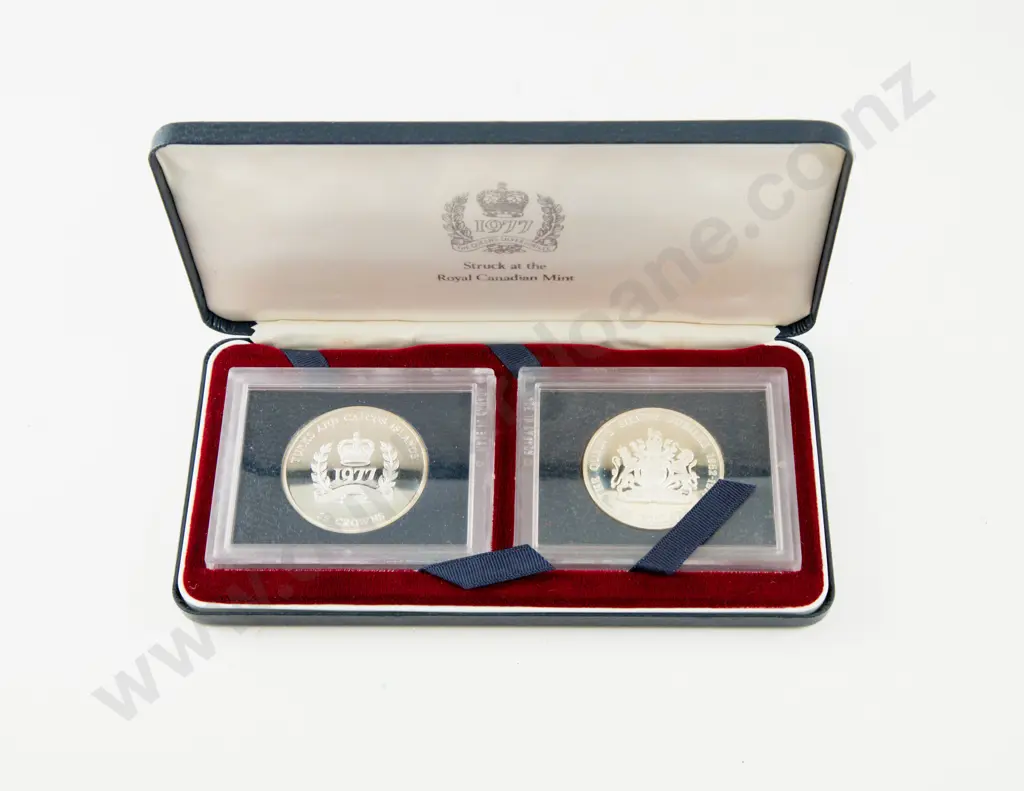 QEII 1977 SIlver Jubilee Two Silver Proof Coin Set Minted by the Royal Canadian Mint Image 1++