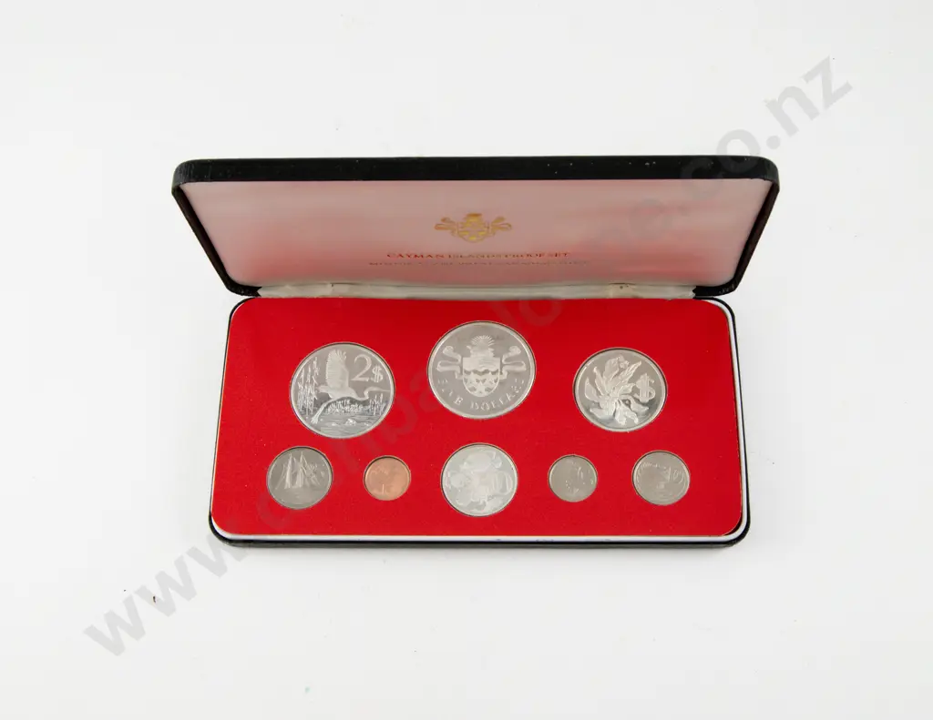 1977 Cayman Islands Eight Coin Proof Silver Coin Set Royal Canadian Mint Image 1++