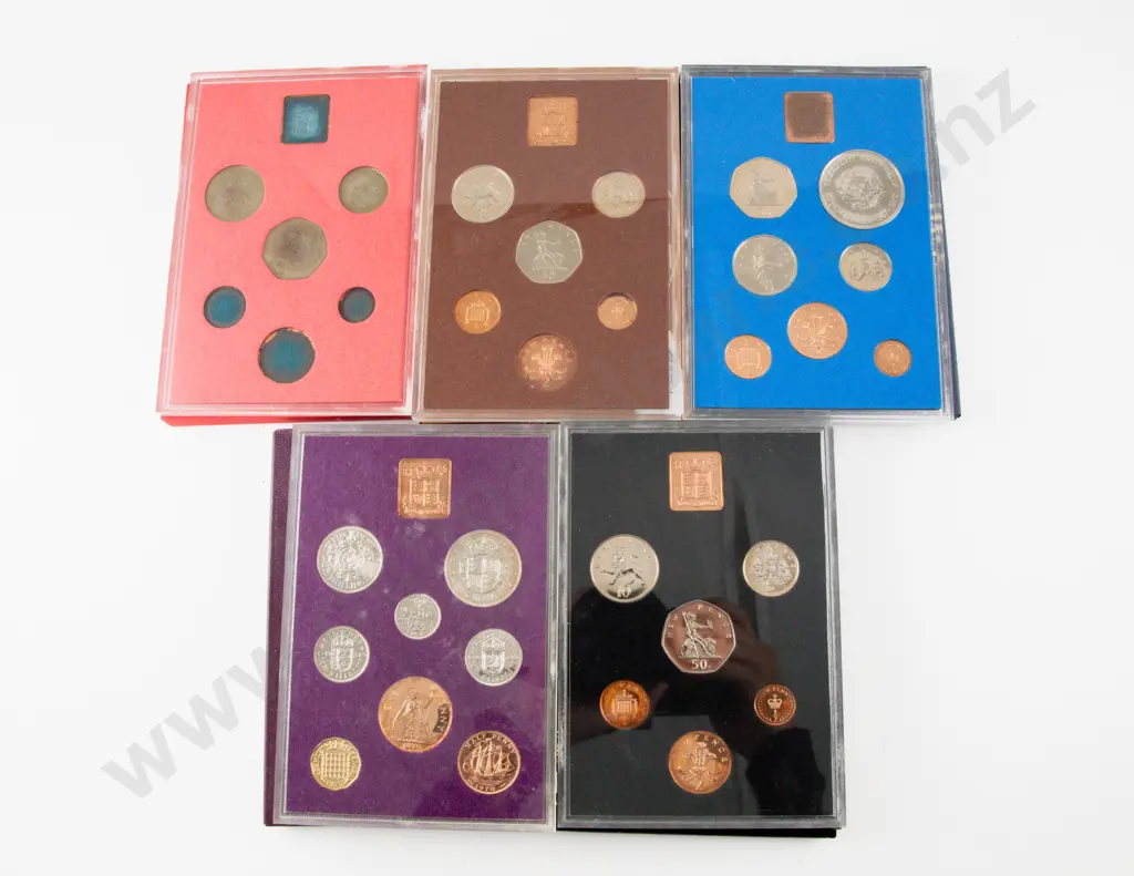 Coinage of Great Britain and Northern Ireland Nine and Seven Coins 1970 1971 1972 1973 1974 Image 1++