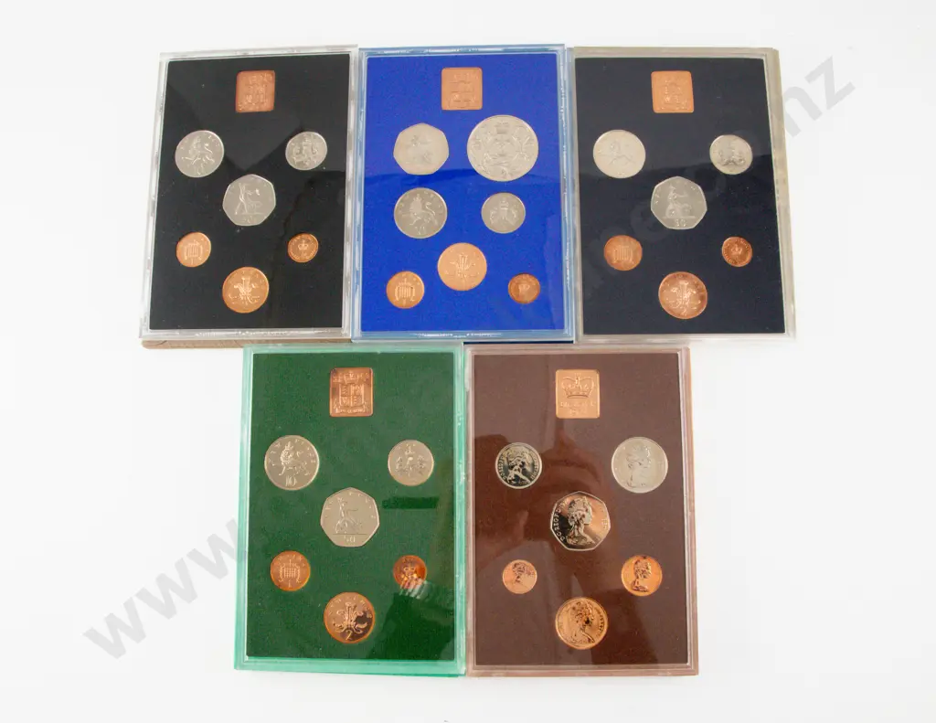 Coinage of Great Britain and Northern Ireland Nine and Seven Coins 1974 1975 1976 1977 1978 Image 1++