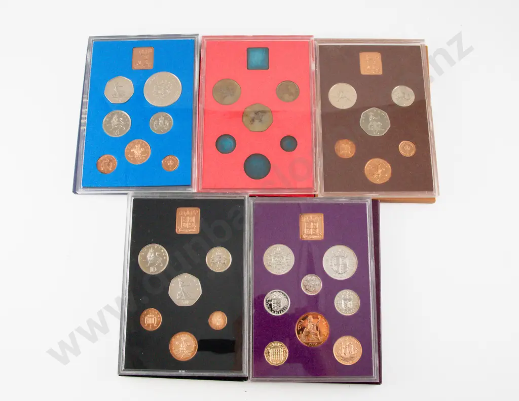 Coinage of Great Britain and Northern Ireland Nine and Seven Coins 1970 1971 1972 1973 1974 Image 1++