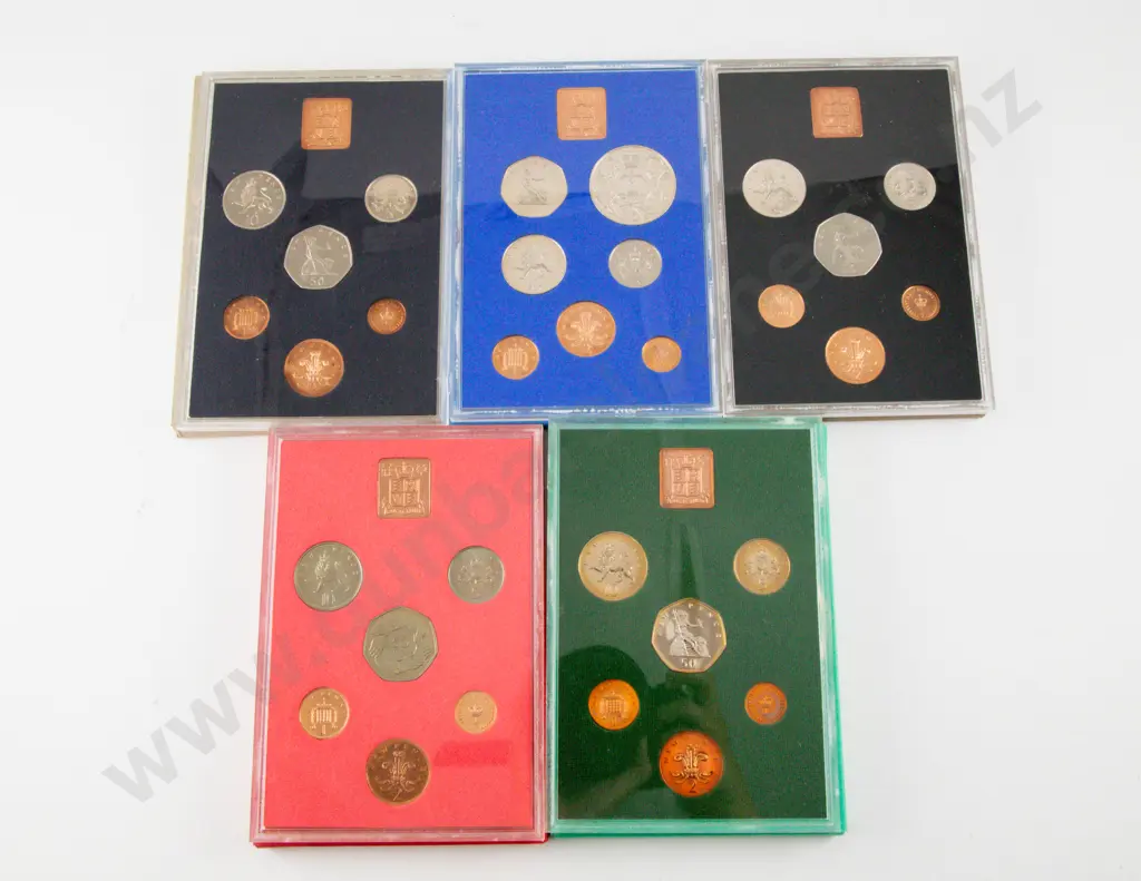 Coinage of Great Britain and Northern Ireland Nine and Seven Coins 1973 1975 1976 1977 1978 Image 1++