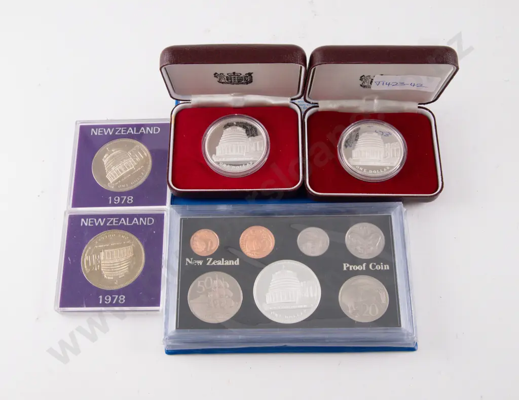 NZ Two 1978 Proof Silver Dollars NZ Parliament with 7pce Unc Coin Set and Unc $1 x2 Image 1++
