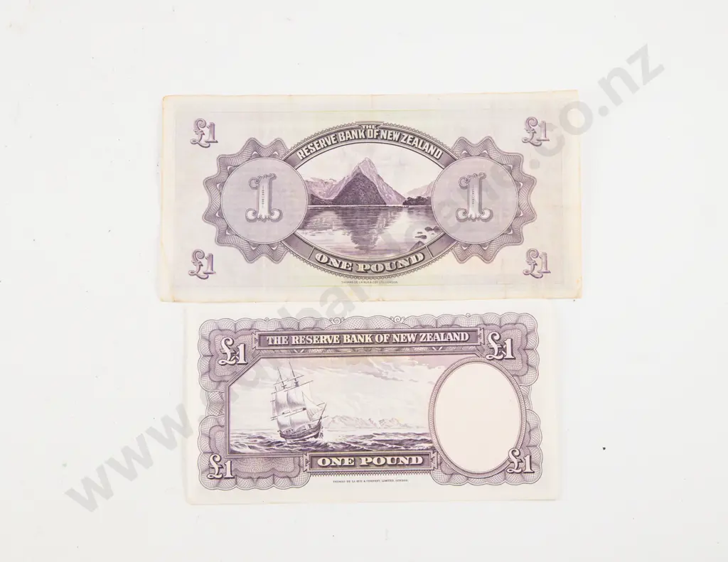 Two NZ One Pound Bank Notes Signed Fleming and Lefeaux 1934 Image 1++