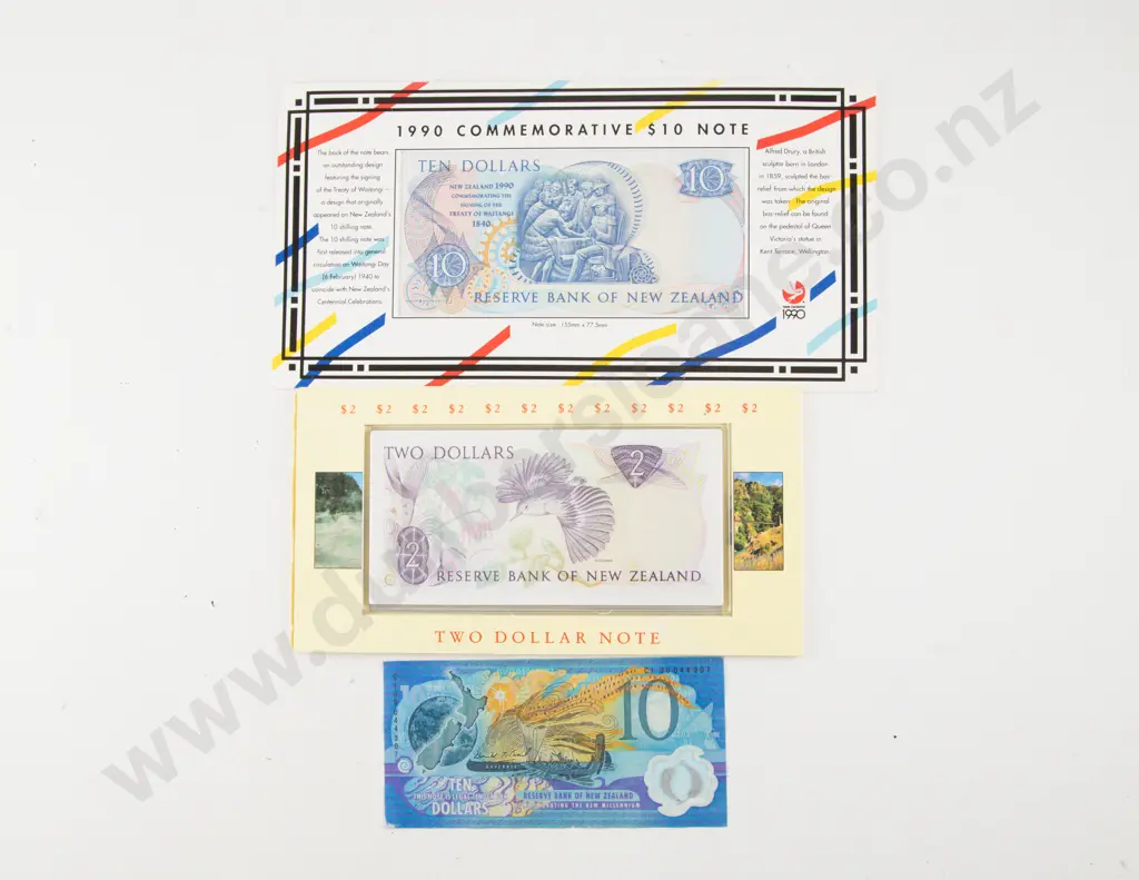NZ 1990 Commemorative $10 Note with $1 and $2 Notes $10 Millennium Note Image 1++