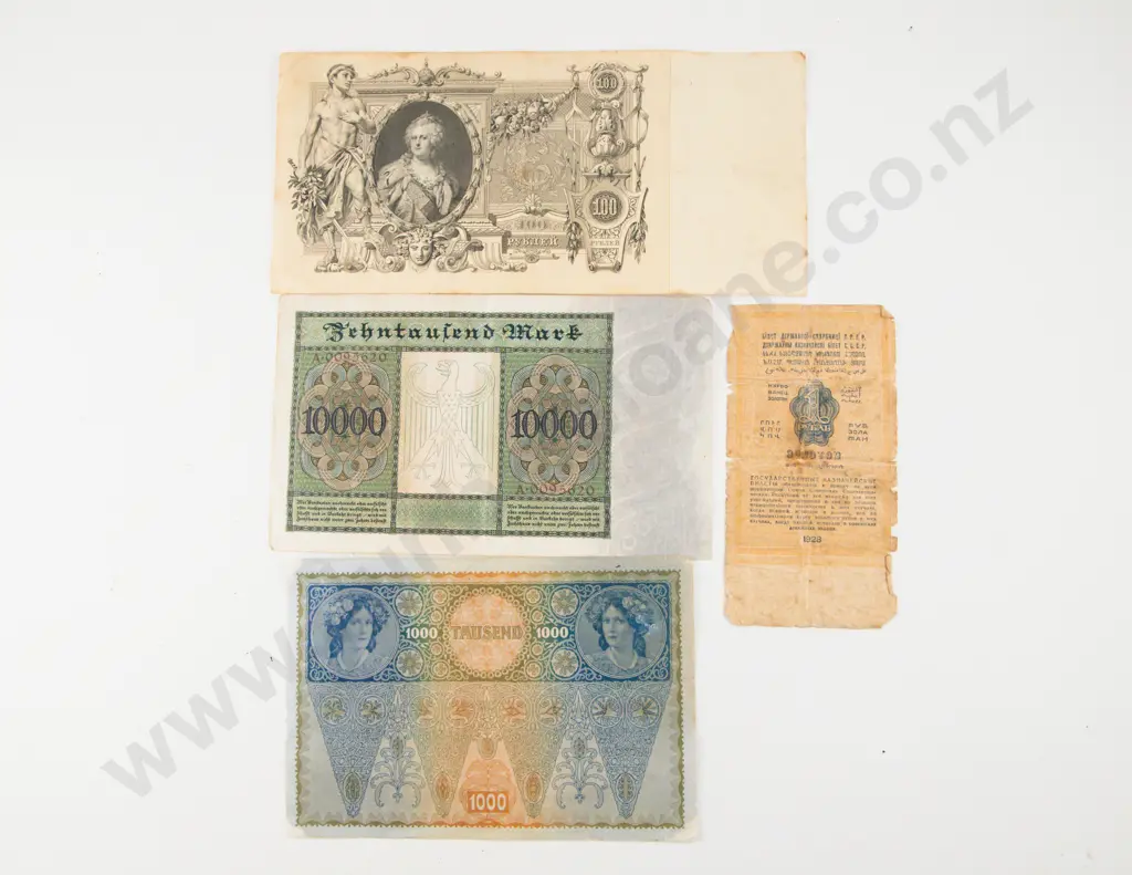 Three Large Banknotes 1910 Russia 100 Roubles German 1922 Reichsbanknote 10 Image 1++