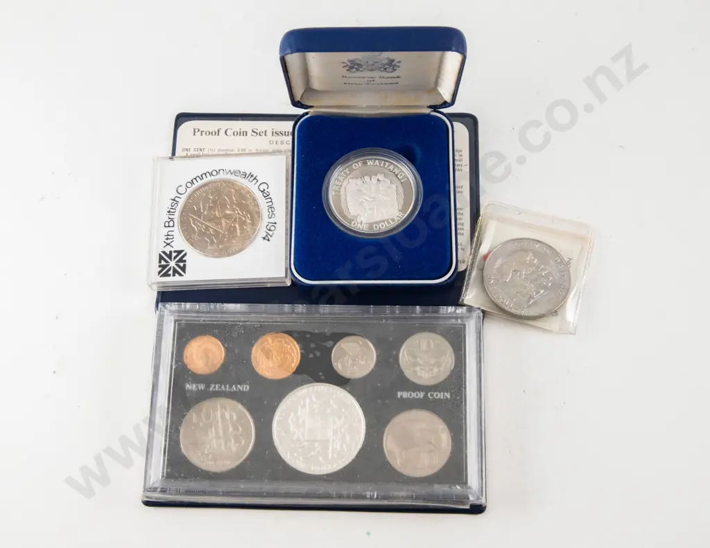 NZ 1990 Treaty of Waitangi Proof Silver $1 Unc $1 Proof Coin Set with Unc $1 1974 Image 1++