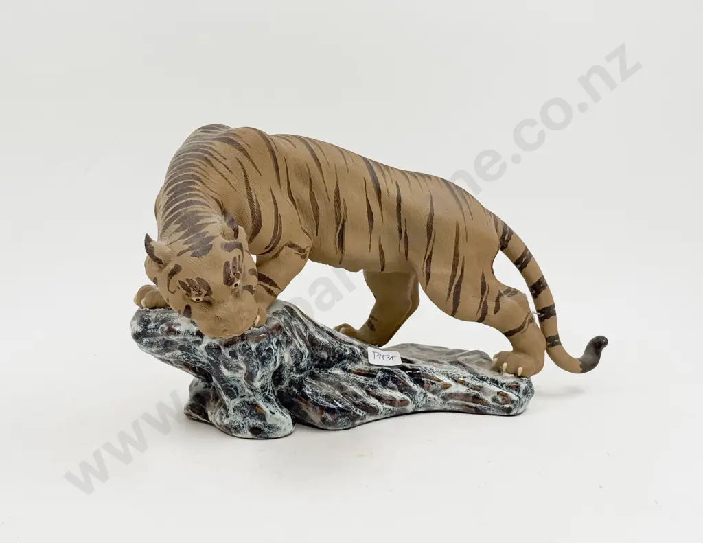 Chinese Tiger Ornament Image 1++