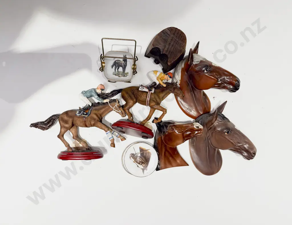 Box of Assorted Animal Ornaments Image 1++